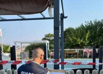 Strutture abusive su demanio pubblico: sequestrate dalla Guardia costiera in Calabria