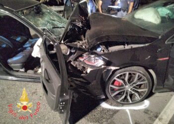 Tragico incidente in Calabria. Scontro frontale tra due auto: muoiono marito e moglie