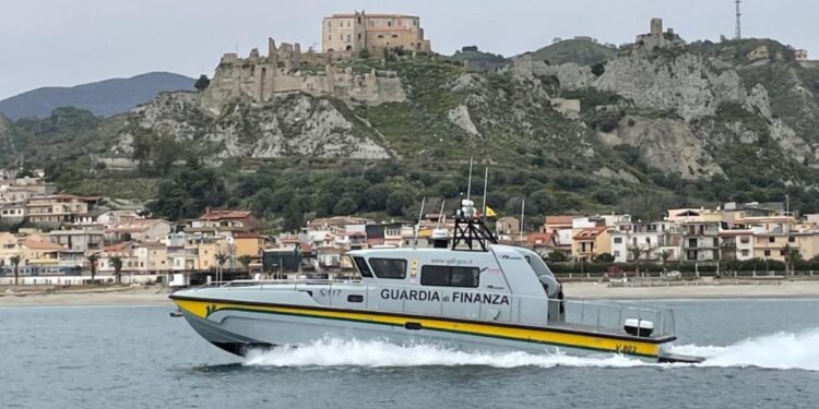 Una moto vedetta della Guardia di finanza