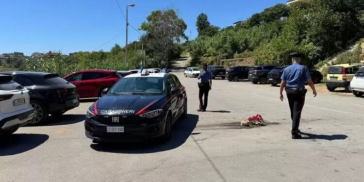 Il luogo dell'omicidio avvenuto durante una rissa a Crotone