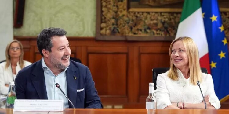 Approvato il progetto del Ponte. Meloni: «Opera strategica». Salvini: «In autunno i cantieri»