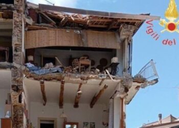 La palazzina crollata in via Galluppi a Lamezia