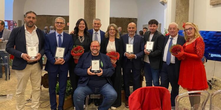 Domenico Deodato insignito del “Premio Calabria” per la provincia di Vibo Valentia
