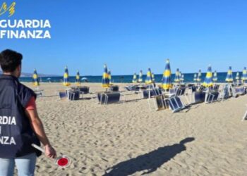 Il sequestro di un lido abusivo a Cariati da parte della Guardia di finanza