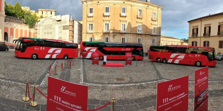 Gli autobus della flotta Busitalia