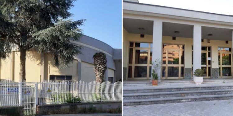 La biblioteca comunale di Vibo Valentia in via Jan Palach