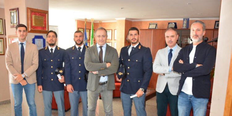 Vibo, cane ferito da una carabina: premiati gli agenti per le indagini condotte