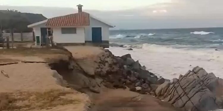 Capo Vaticano. Spiaggia Tonicello: avanza in maniera preoccupante il livello di erosione
