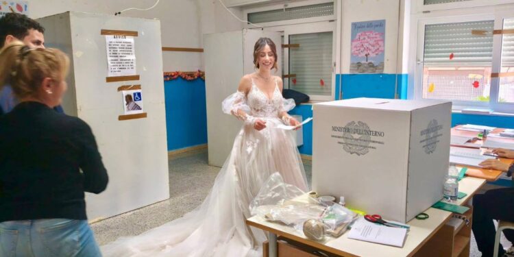 La sposa al seggio di San Gregorio d'Ippona, in provincia di Vibo Valentia