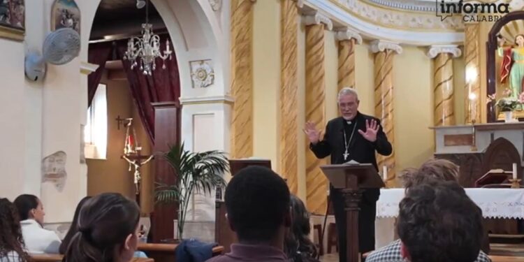 Mons. Nostro: «Come a Nazareth, anche da Filogaso può nascere un futuro nuovo» – VIDEO