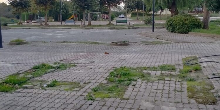Caria di Drapia, area pubblica (dietro il Calvario) in stato di abbandono e forte degrado