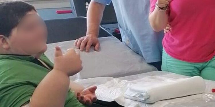 Il piccolo Mariano, affetto da una malattia rara in Calabria
