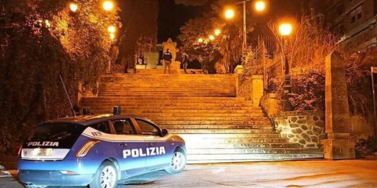 Fermati a Vibo Valentia con strumenti per rubare auto: denunciati