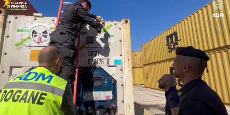 Ancora un sequestro record in Calabria: droga per 30 milioni di euro – VIDEO