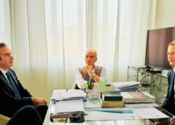 Roberto Occhiuto con l’amministratore delegato di Ita, Joerg Eberhart, e con il presidente dell’Ente nazionale per l’aviazione civile, Pierluigi Di Palma