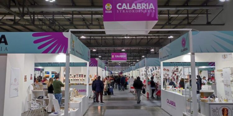 La Regione Calabria protagonista ad “Artigiano in Fiera” Milano 2025: presenti oltre 220 aziende