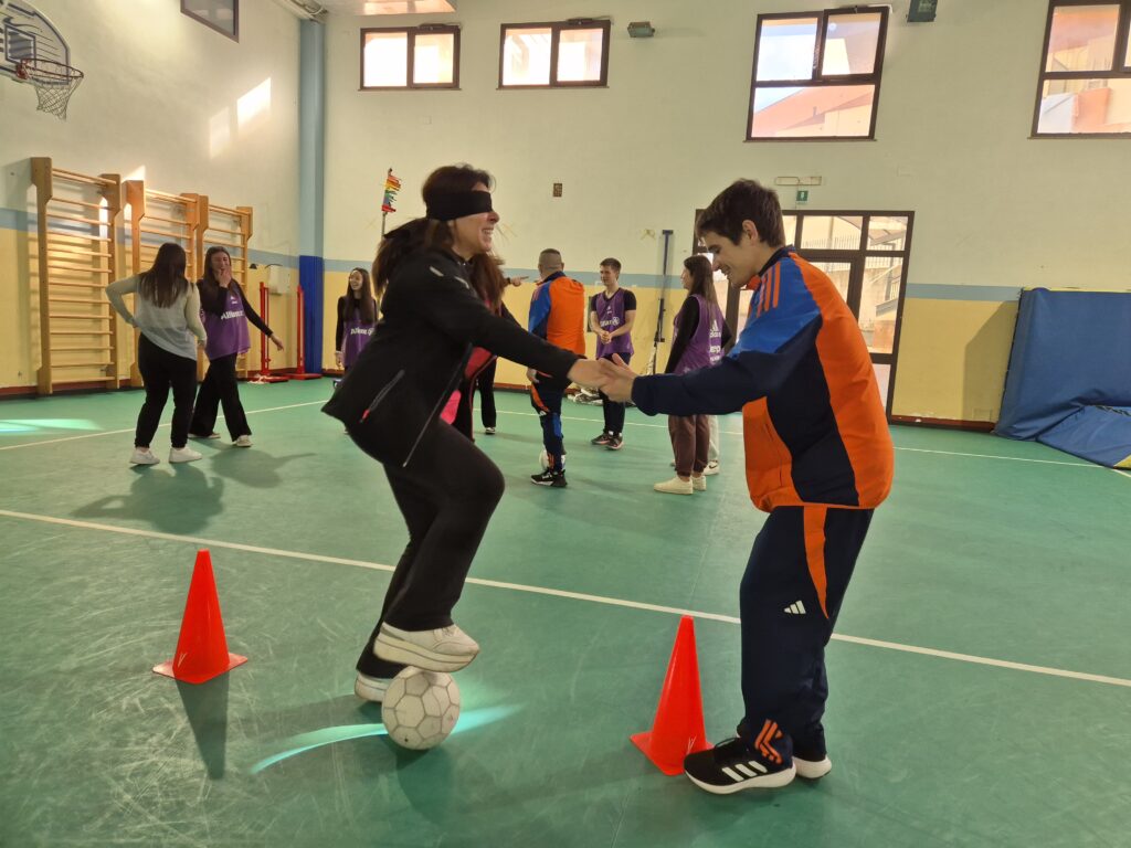 Le attività in palestra degli studenti del Liceo Berto di Vibo Valentia nell'ambito del progetto “Juventus One @School”