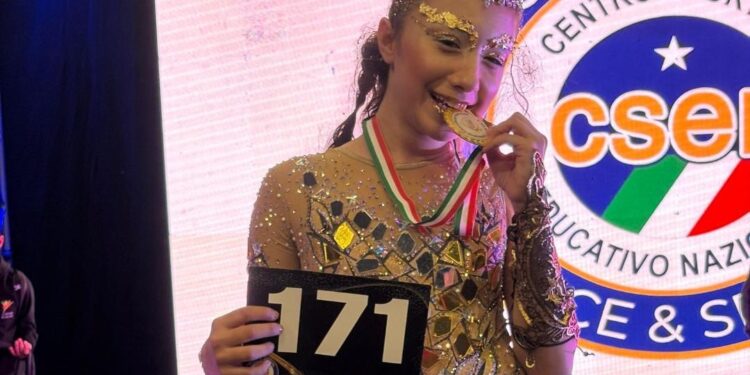 L’atleta vibonese Benedetta Capria sul podio mondiale di “danza aerea under 14”