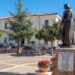 La Piazza di Zambrone con sullo sfondo il municipio, sede del Comune