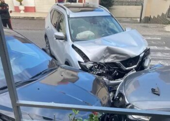 Incidente in Calabria per l’auto della scorta del procuratore Gratteri: tre feriti lievi