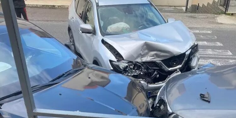 Incidente in Calabria per l’auto della scorta del procuratore Gratteri: tre feriti lievi