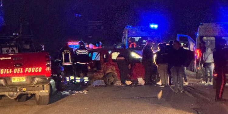 Incidente nel pomeriggio di Natale, scontro tra auto lungo la strada per Monte Poro: ci sono feriti