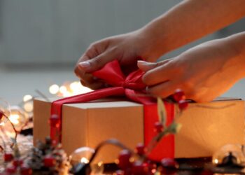 Pizzo: ritorna l’iniziativa solidale del “Regalo sospeso… aspettando Babbo Natale”