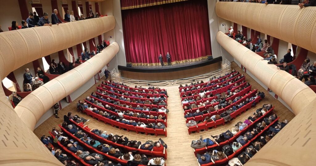 L'interno del Teatro Comunale di Vibo Valentia