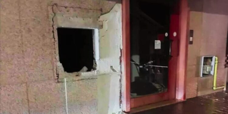 Assalto al bancomat di Decollatura, in Calabria, distrutto con la tecnica della "marmotta"