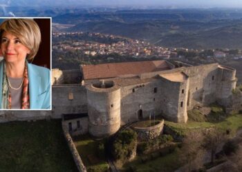 Il Castello di Vibo Valentia, che ospita il Museo, e l'ex sindaco Maria Limardo, oggi esponente della Lega