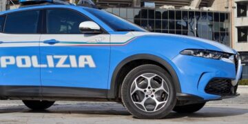 Una volante della Polizia di Stato