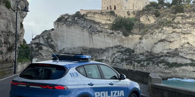 Tropea. Coltello in auto: il questore stringe la rete, scattano i fogli di via
