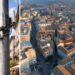 Un impianto di videosorveglianza urbano e la città di Catanzaro vista dall'alto
