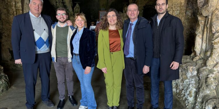 Pizzo, i parlamentari nei Musei Civici: riflettori su Piedigrotta e Castello Aragonese