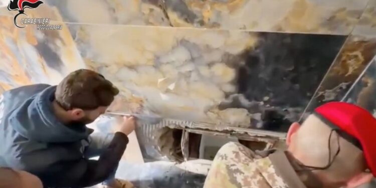 La scoperta di un bunker a San Luca, provincia di Reggio Calabria, ad opera dei Carabinieri