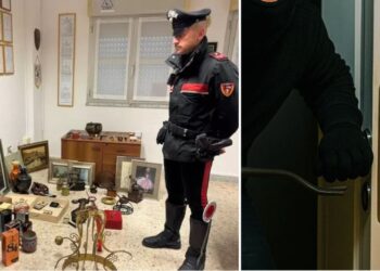I carabinieri mostrano la refurtiva recuperata a Cirò Marina, in Calabria
