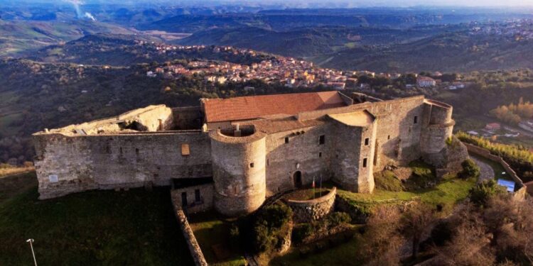 Il Castello Normanno Svevo di Vibo Valentia, sede del Museo "Vito Capialbi"