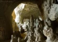 Una veduta interna della chiesa di Piedigrotta a Pizzo
