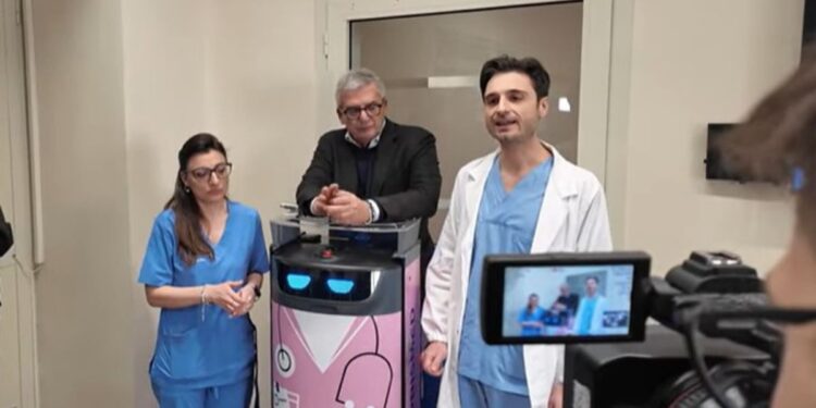 La presentazione dei robot Oss all'ospedale Annunziata di Cosenza