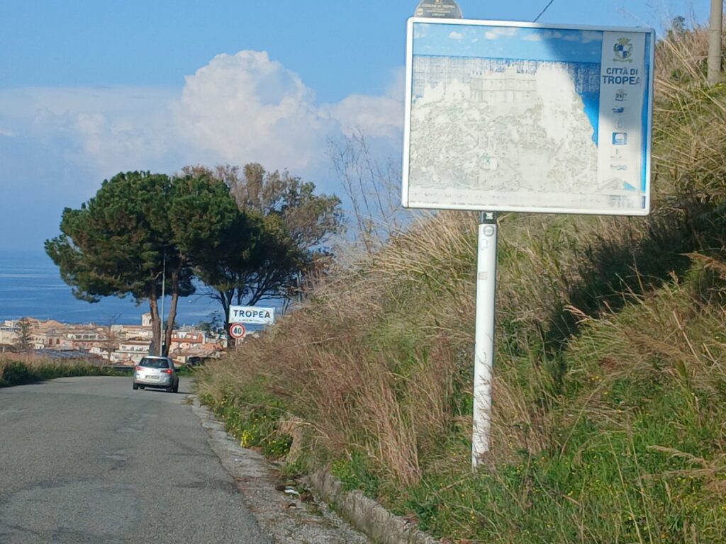 Entrata Tropea strada provinciale