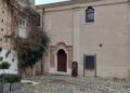 Tropea, a Palazzo Santa Chiara l’evento “Voci e Colori”: incontro tra poesia, arte e cultura