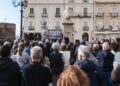 Un momento della manifestazione di protesta svoltasi in Piazza della Repubblica a Pizzo
