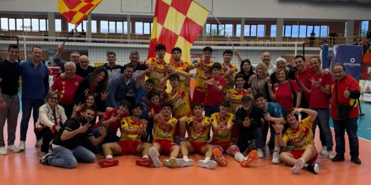 Foto di gruppo per la Tonno Callipo Maschile di Serie B