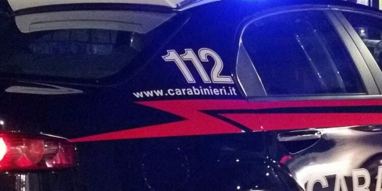 Un'auto dei carabinieri