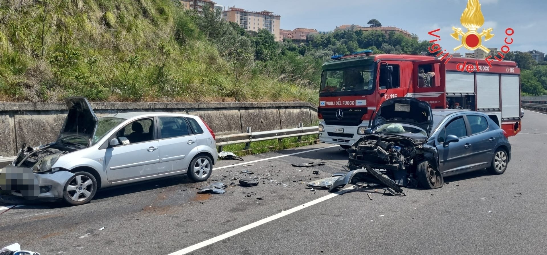 Tragico incidente stradale in Calabria: una donna muore e tre feriti