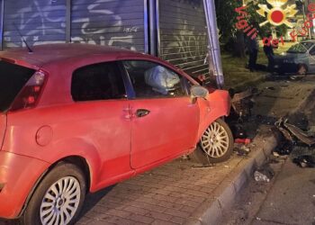 L'auto coinvolta nell'incidente all'alba di questa mattina