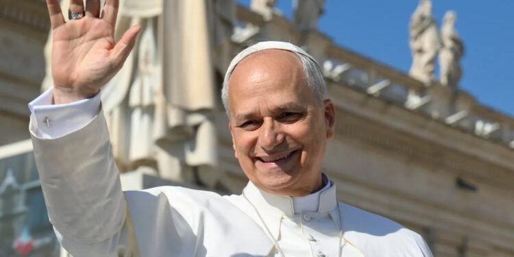 Papa Leone XIV in Piazza San Pietro (ANSA 2025, Vatican Media)