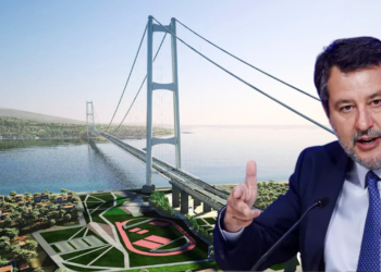 Il ministro delle Infrastrutture, Matteo Salvini, ed il rendering del Ponte sullo Stretto di Messina