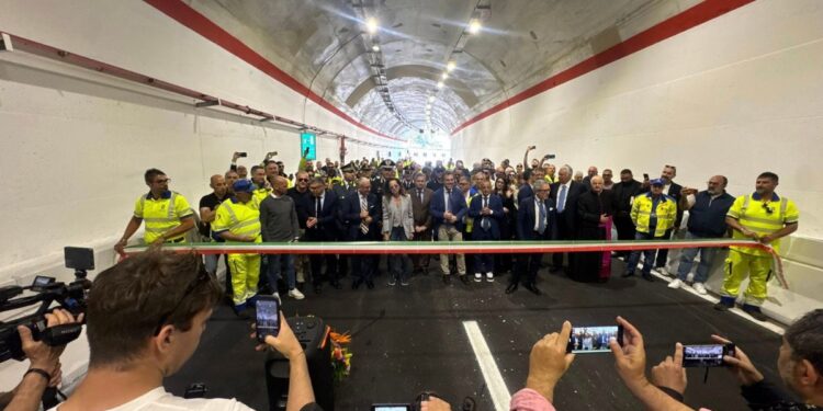 L'inaugurazione della Galleria Sansinato a Catanzaro