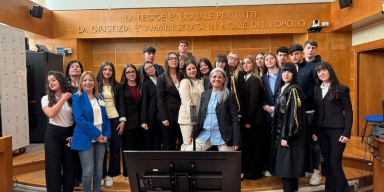 Gli studenti del Liceo Berto di Vibo Valentia al Tribunale di Lamezia Terme
